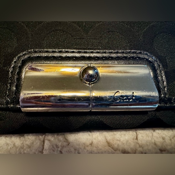 Coach wallet EUC - Picture 4 of 8